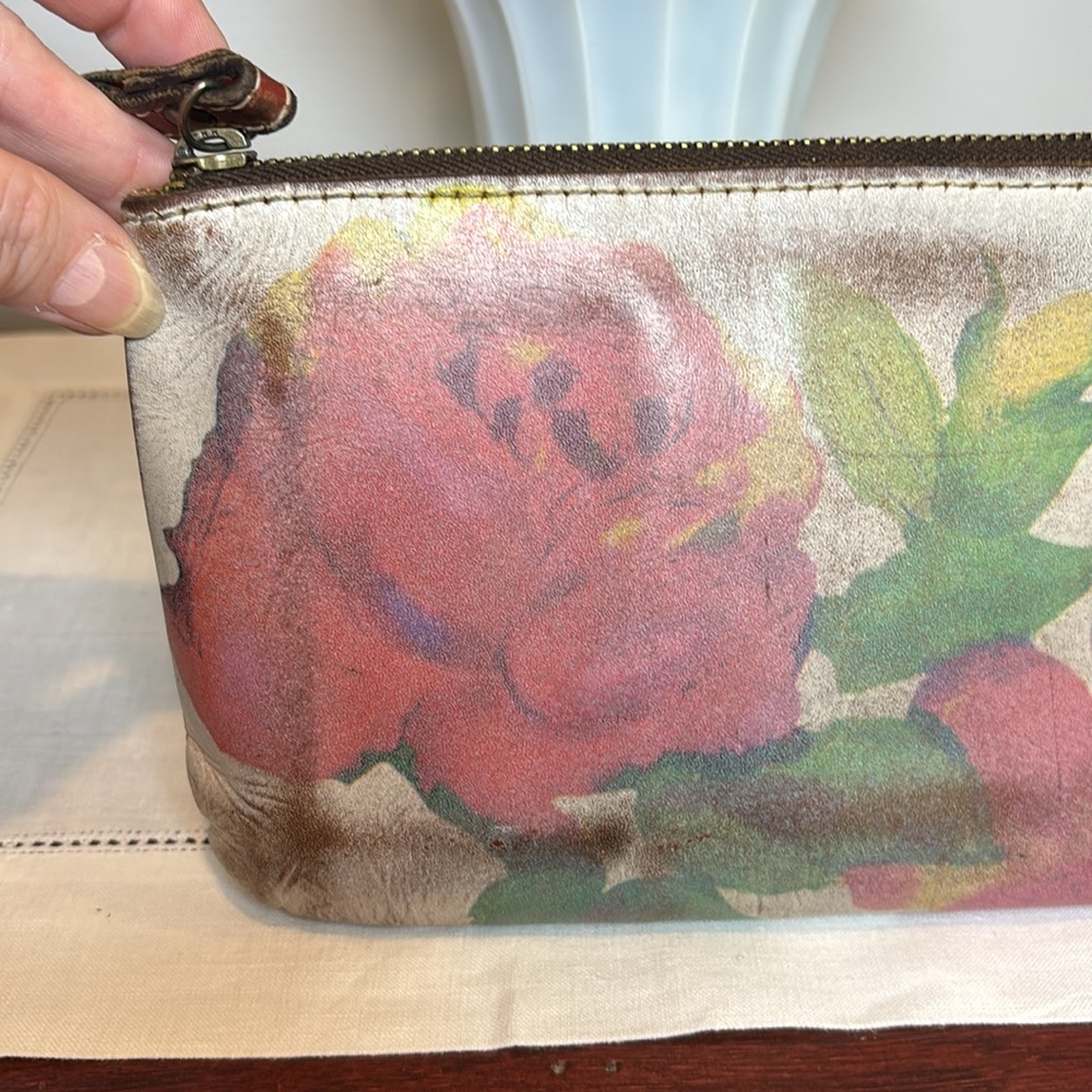 Patricia Nash Embossed Floral
Leather Clutch Wristlet Bag
Purse Zipper top - Picture 11 of 14